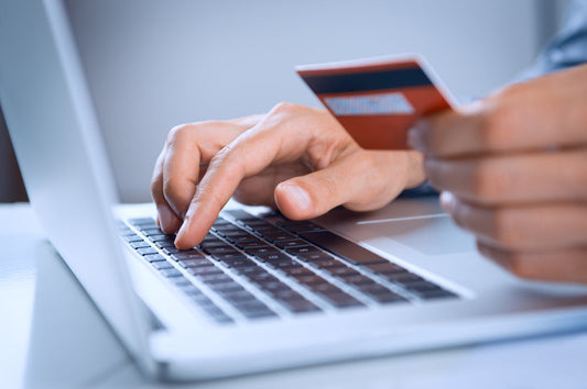 5 Beneficios de Comprar por Internet desde Colombia