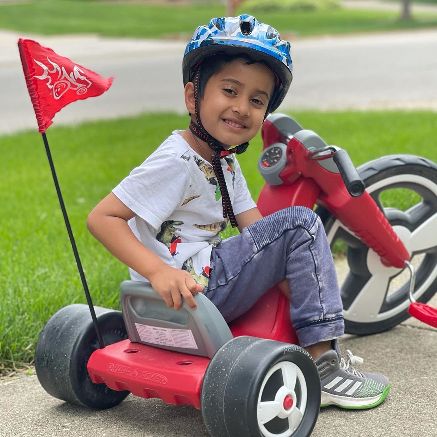 Triciclo Radio Flyer Big Flyer Sport con bandera para niños