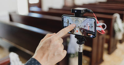 Streaming desde el celular: Guía de accesorios esenciales para transmisiones de nivel profesional en 2026