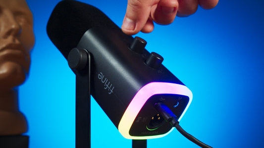 El micrófono híbrido definitivo: Cómo el Fifine AM8 te permite crecer de USB a XLR sin gastar de más