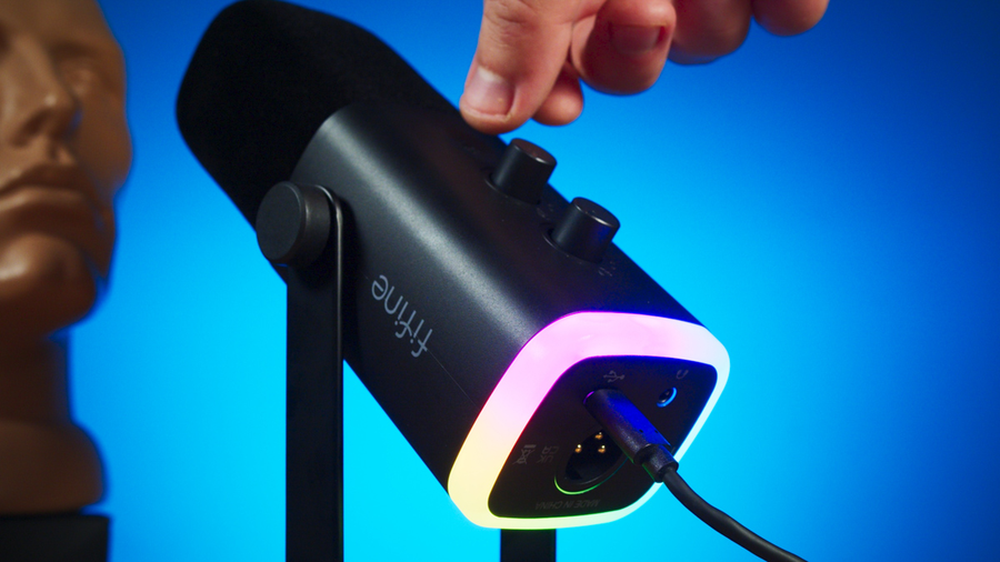 El micrófono híbrido definitivo: Cómo el Fifine AM8 te permite crecer de USB a XLR sin gastar de más
