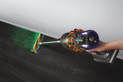 El polvo que no ves: Cómo la luz de detección de la Dyson V15 revela la suciedad oculta en tu hogar