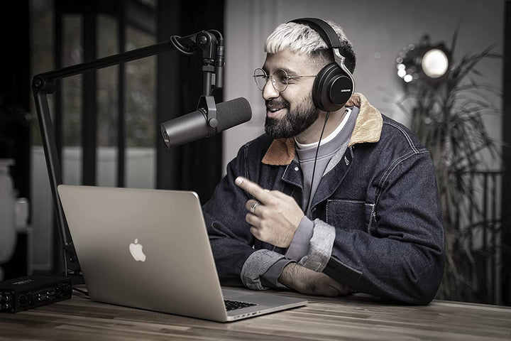 Shure SM7B Microphone - Vocal Dynamic Studio Mic for Broadcast, Podcast, Recording, Gaming & Streaming, XLR, Rugged Construction, Detachable Windscreen, Smooth Sound, Warm Vocals, Wide-Range Frequency